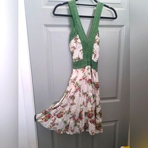 Floral  Dress with Flowy Skirt and Sleeveless Design